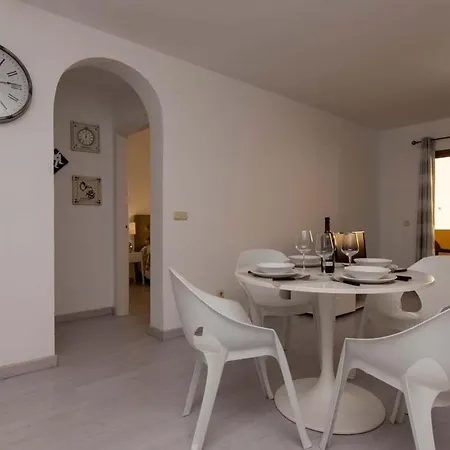 アパート Mare 96 - One Bed アデヘ