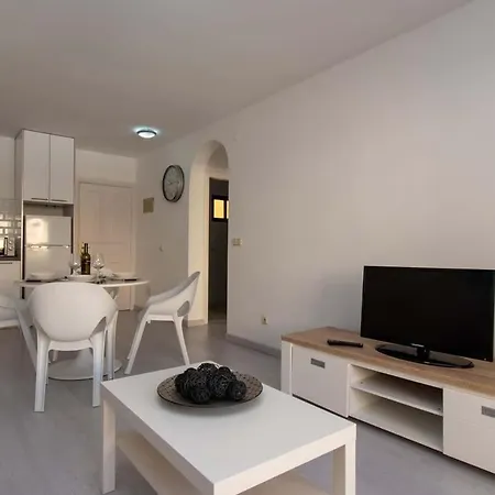 アパート Mare 96 - One Bed アデヘ