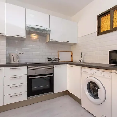 Mare 96 - One Bed アデヘ